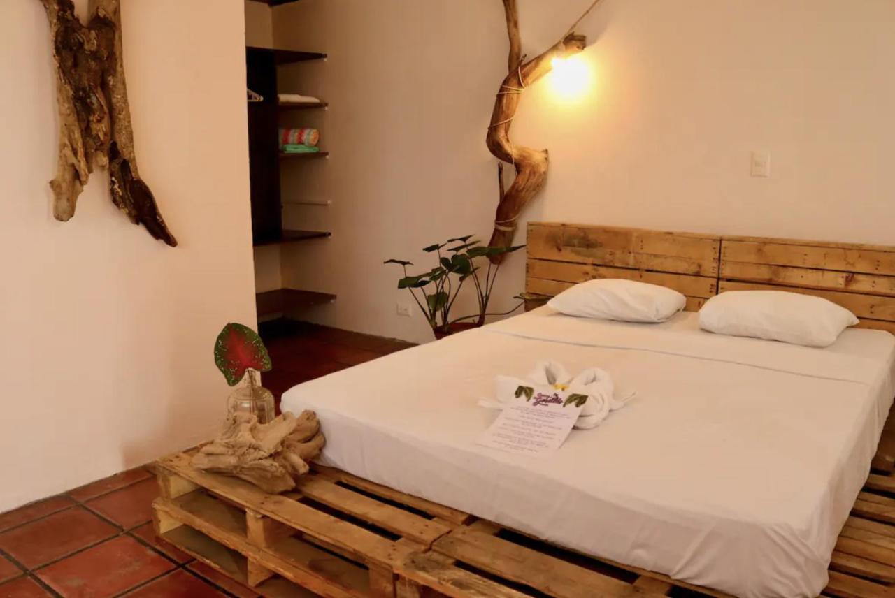 Casa Geraldo Bed & Breakfast Manuel Antonio Exterior photo